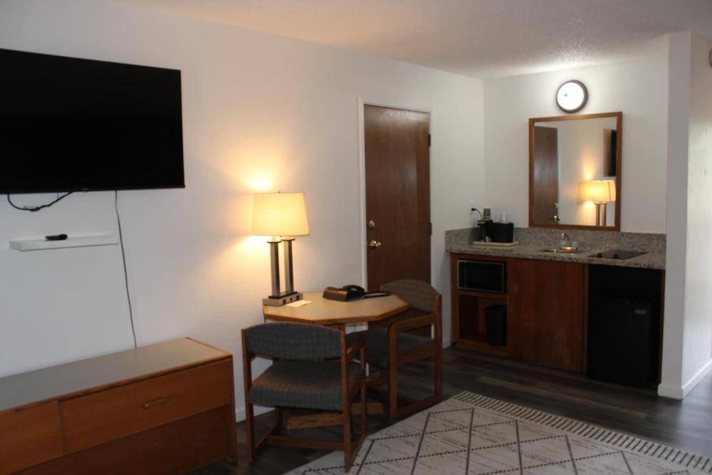 Cedarwood Inn of Ashland