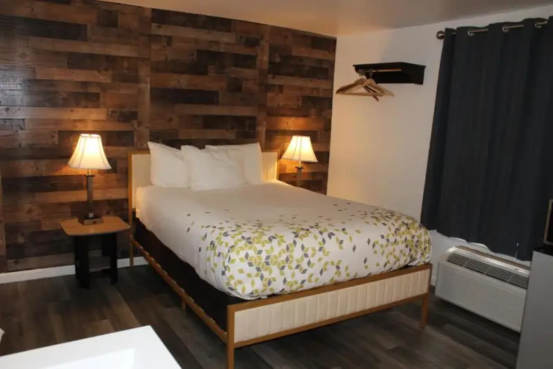 Queen Room